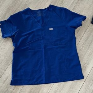 Figs women’s scrub top